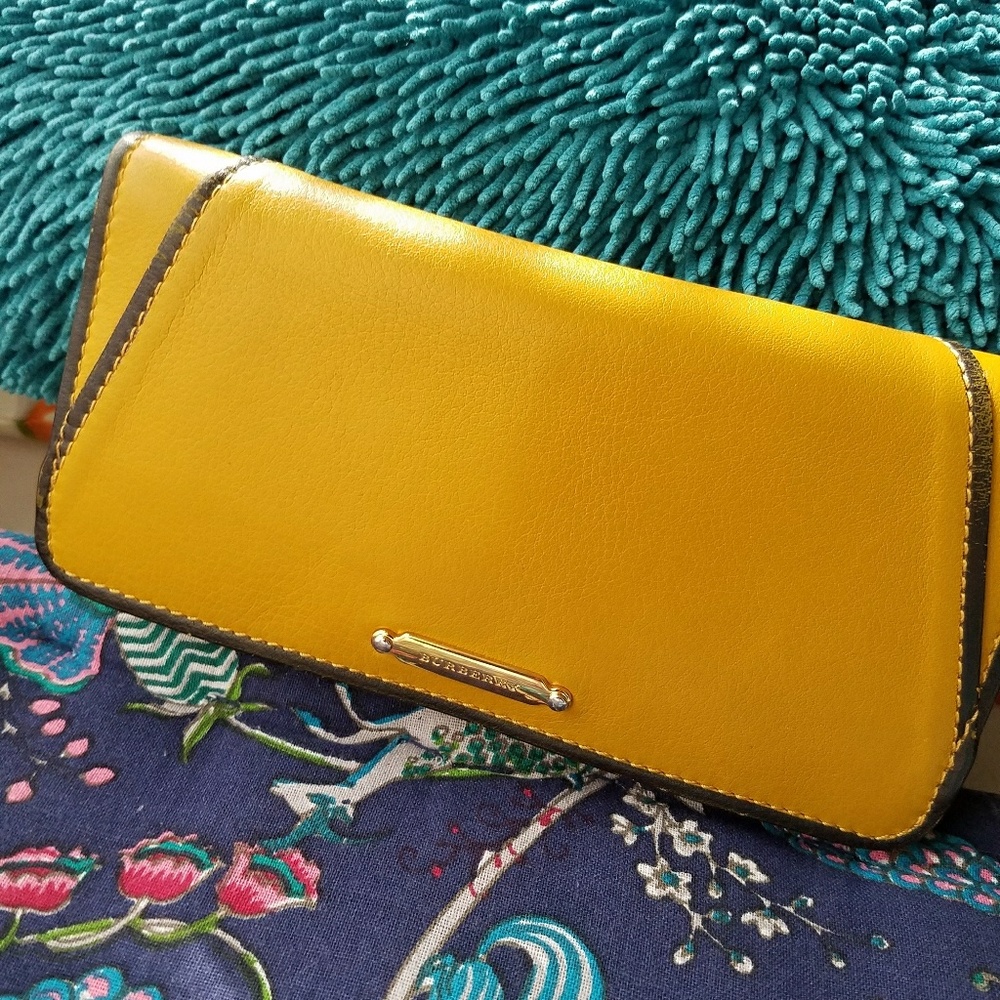 Burberry wallet